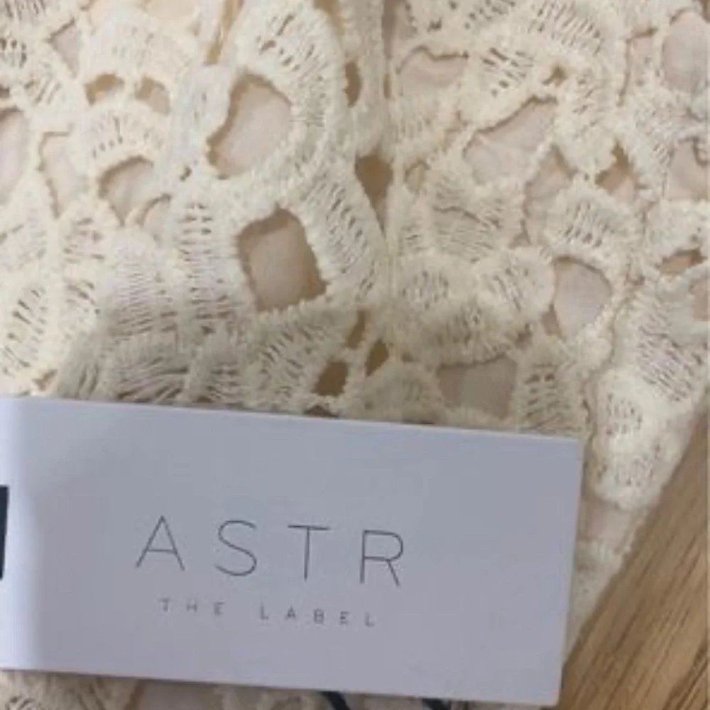 Brand new dress - Picture 3 of 3